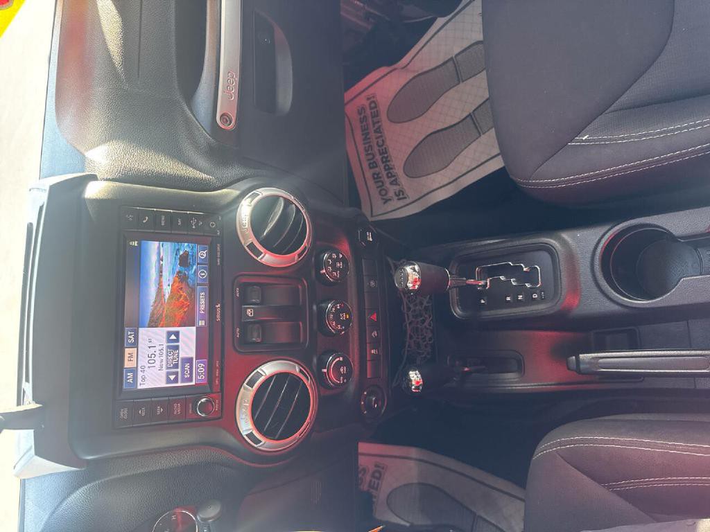 2014 Jeep Wrangler Image 15