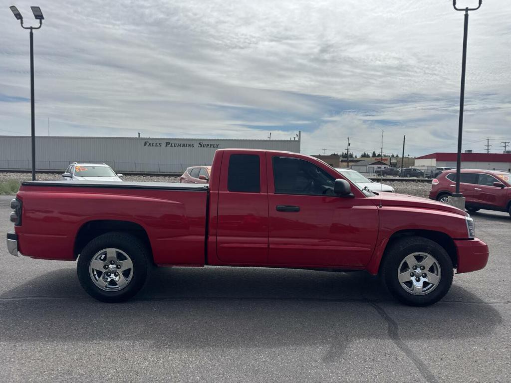 2005 Dodge Dakota Image 2