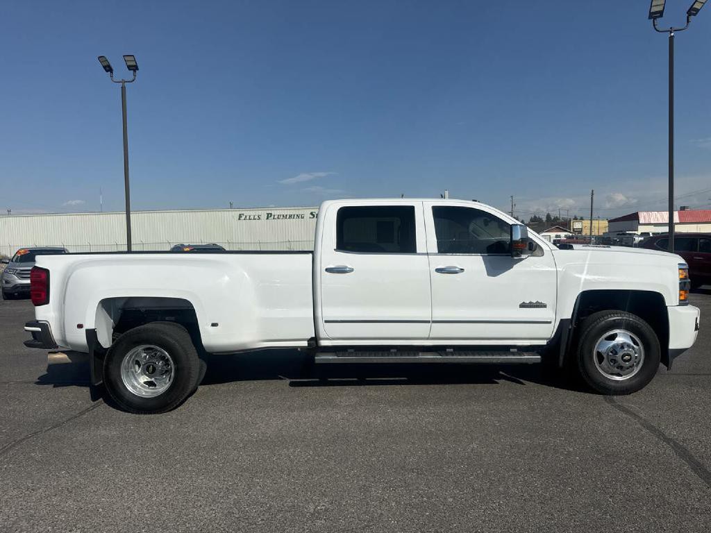 2016 Chevrolet Silverado 1500 Image 2
