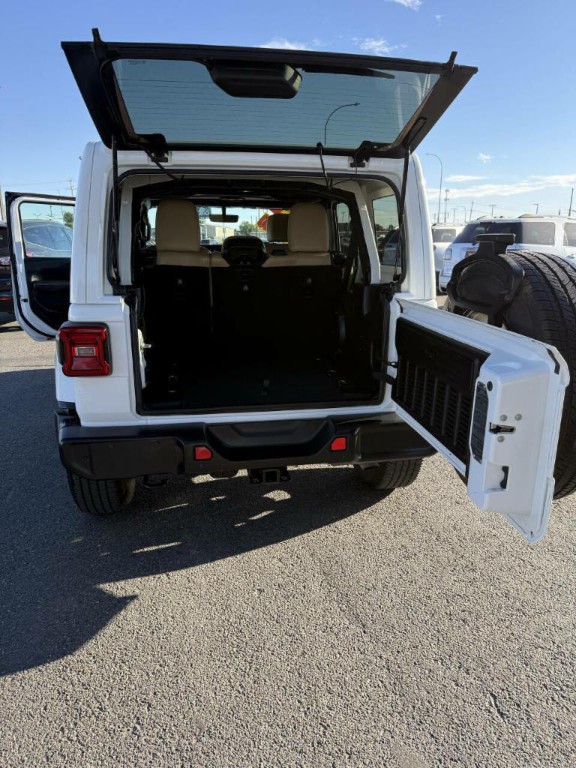 2018 Jeep Wrangler Unlimited Image 2