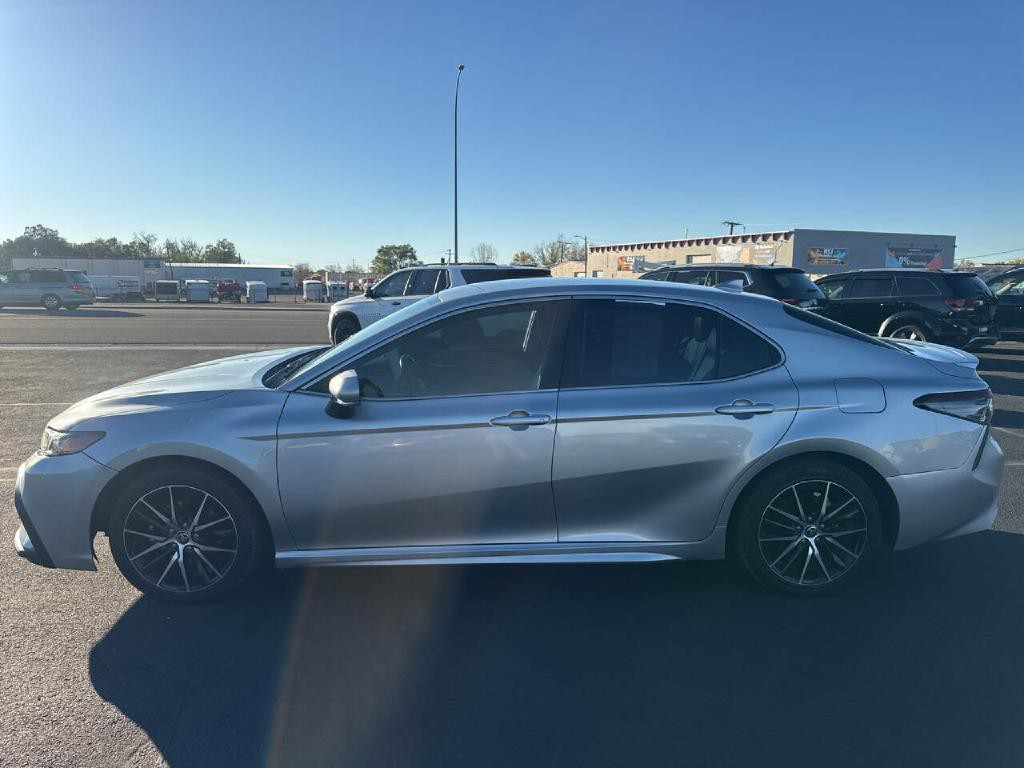 2022 Toyota Camry Image 7