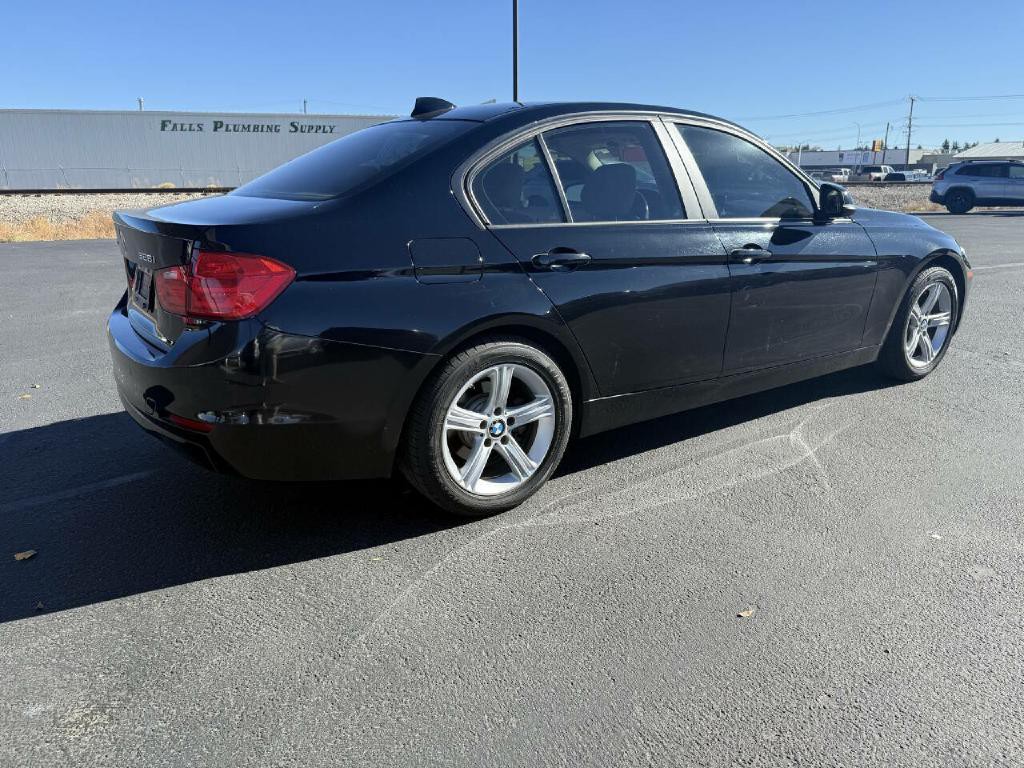 2014 BMW 3 Series Image 8