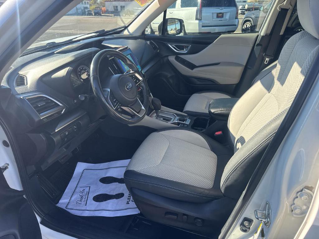 2022 Subaru Forester Image 10