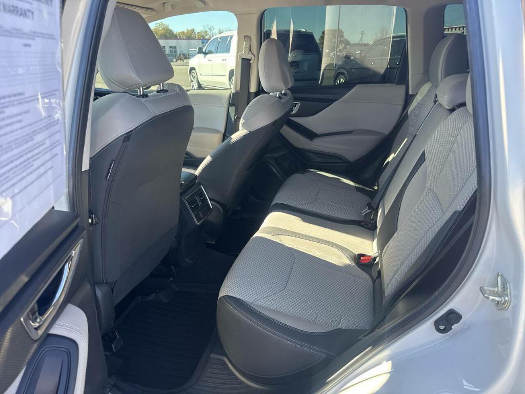 2022 Subaru Forester Image 11