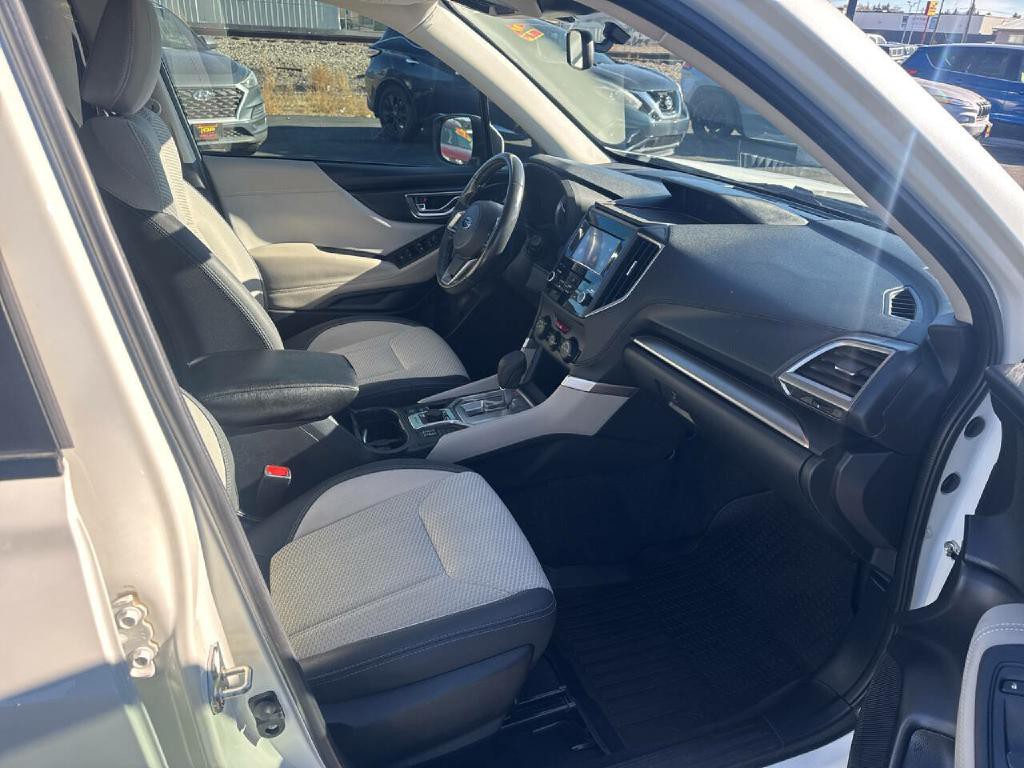 2022 Subaru Forester Image 15