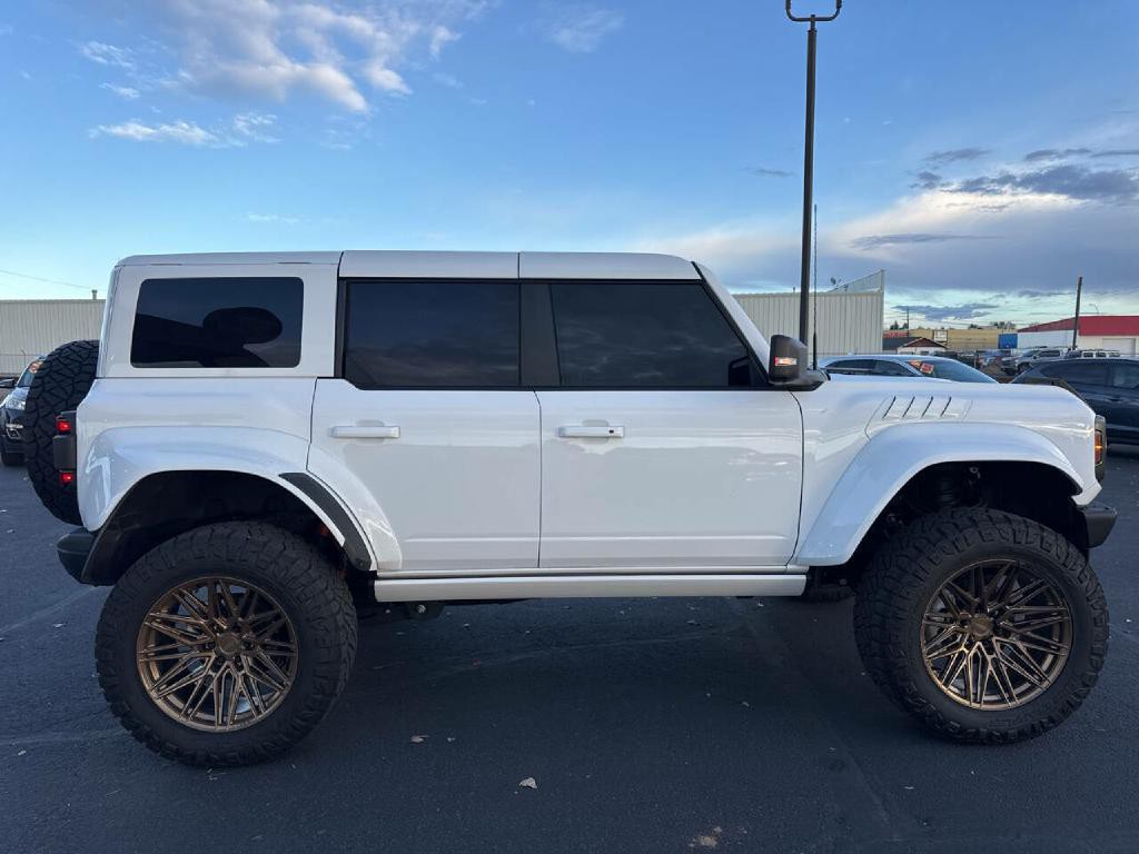2024 Ford Bronco Image 2