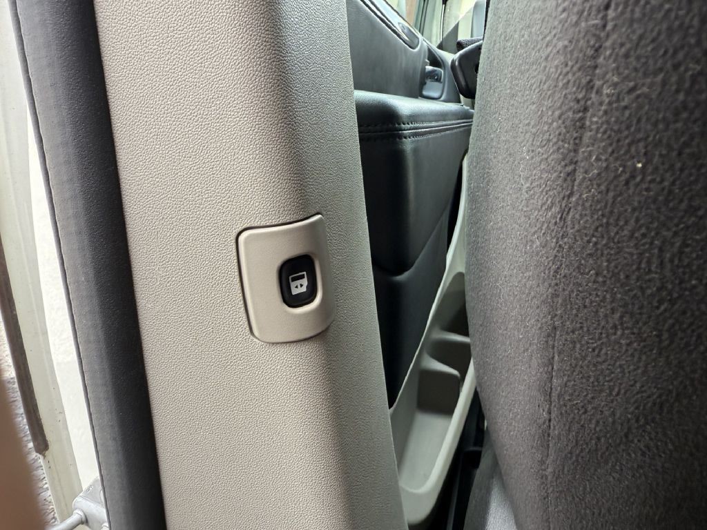 2013 Dodge Grand Caravan Image 11