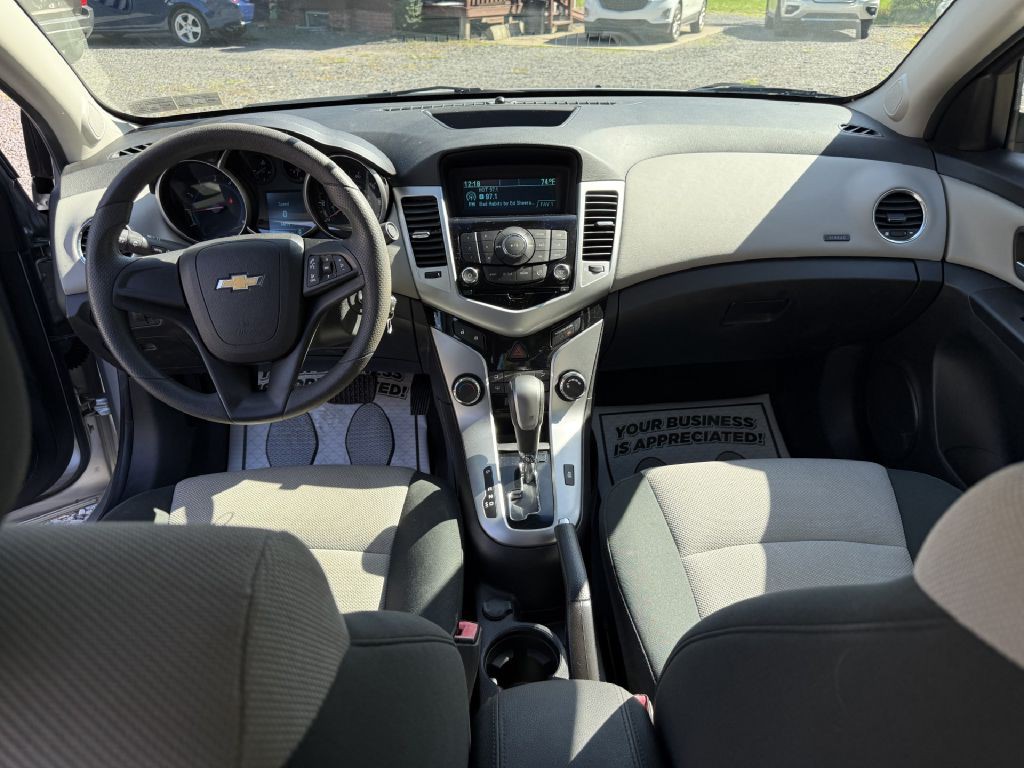 2012 Chevrolet Cruze Image 7