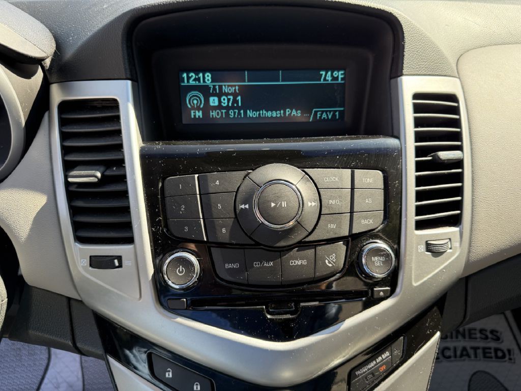 2012 Chevrolet Cruze Image 11