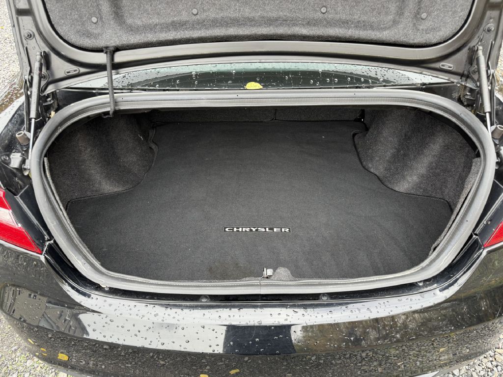 2014 Chrysler 200 Image 5