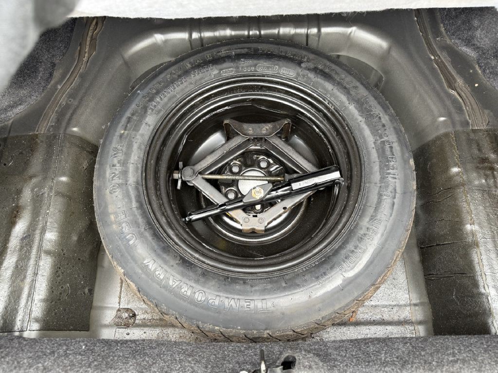 2014 Chrysler 200 Image 6