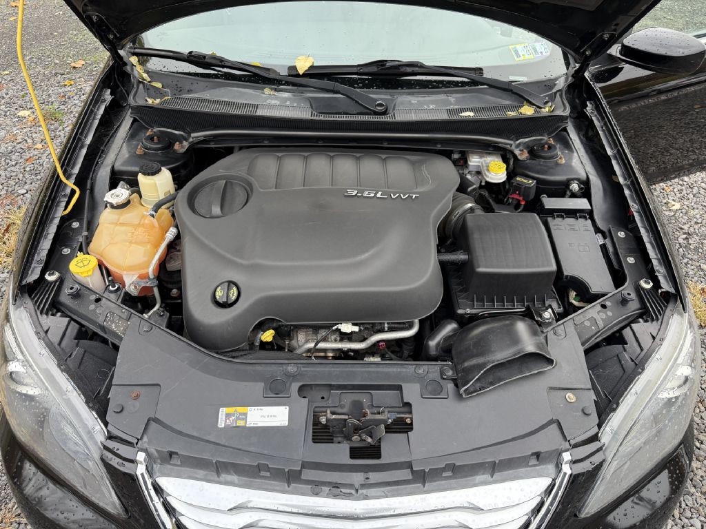 2014 Chrysler 200 Image 15