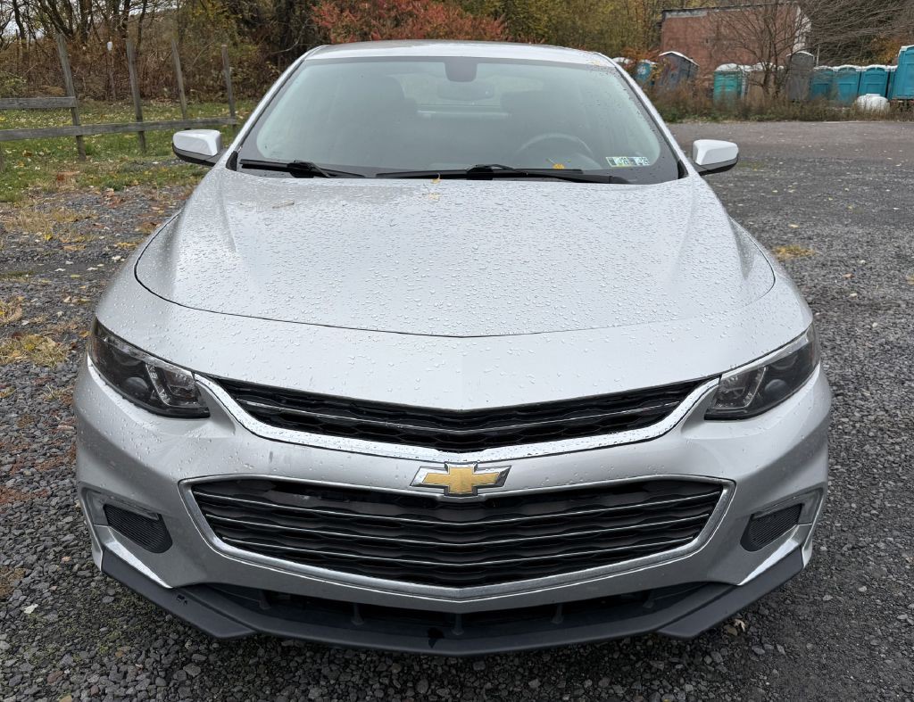 2016 Chevrolet Malibu Image 2