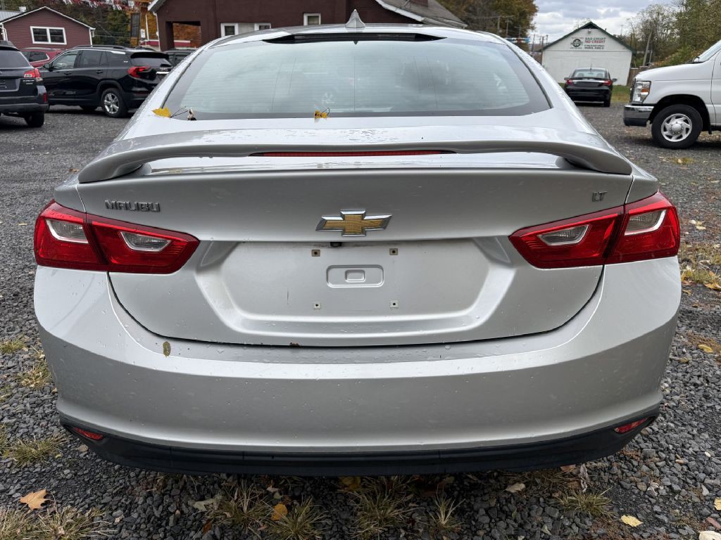 2016 Chevrolet Malibu Image 4