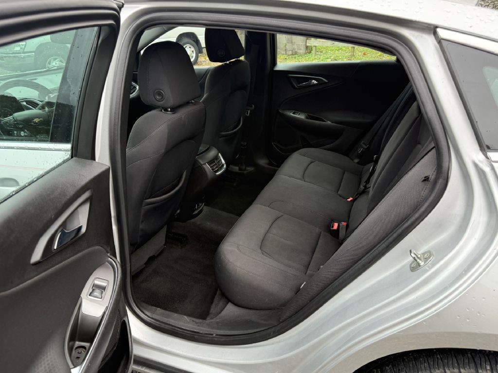 2016 Chevrolet Malibu Image 7