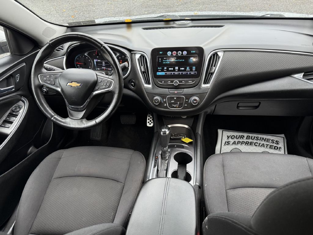 2016 Chevrolet Malibu Image 9