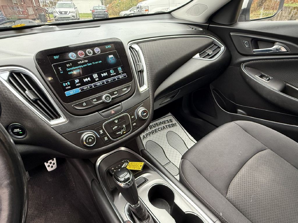 2016 Chevrolet Malibu Image 11
