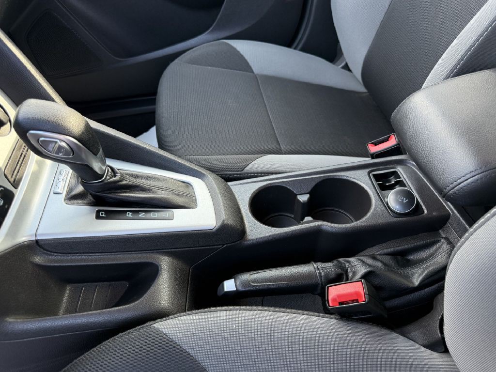 2013 Ford Focus Image 9
