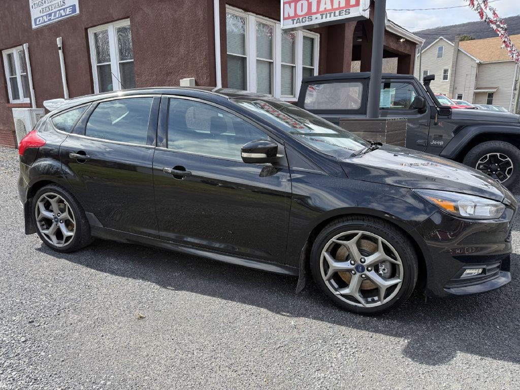 2017 Ford Focus Image 3