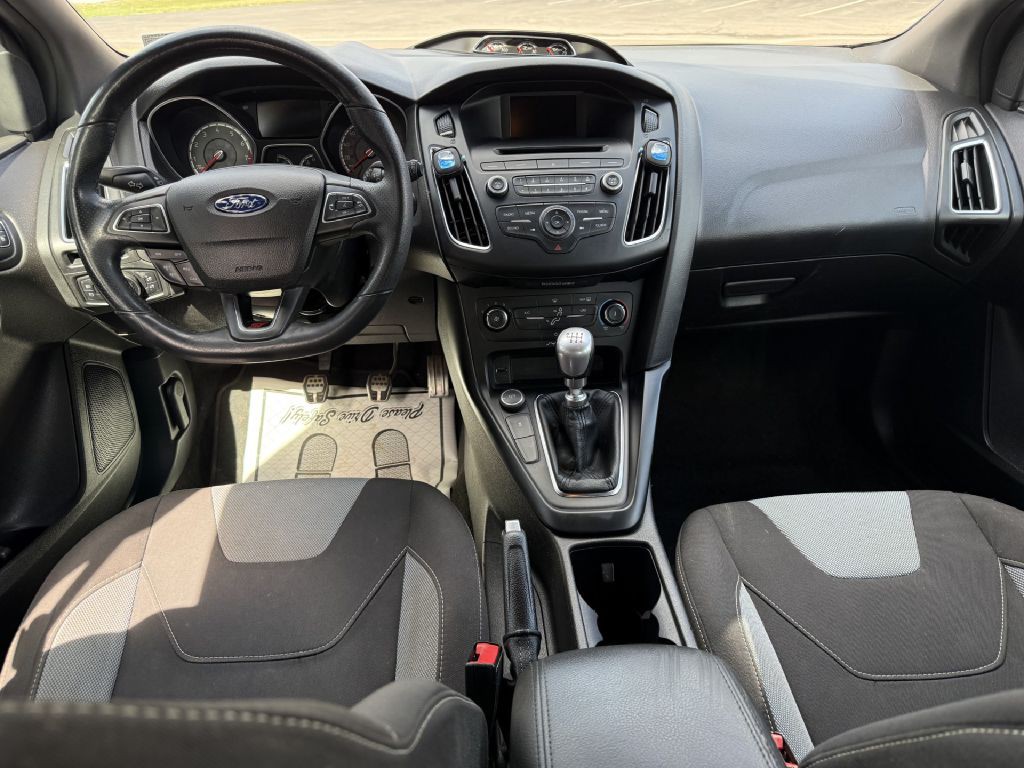 2017 Ford Focus Image 5