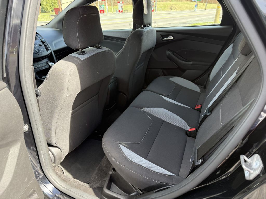 2017 Ford Focus Image 10