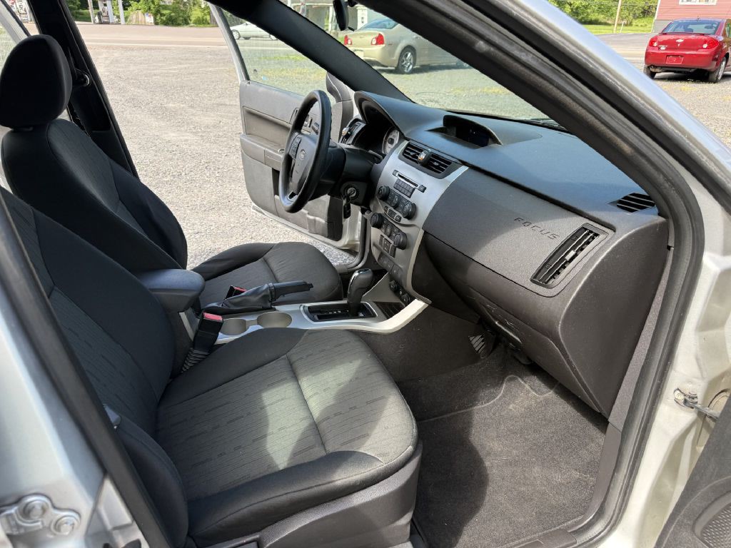 2010 Ford Focus Image 10