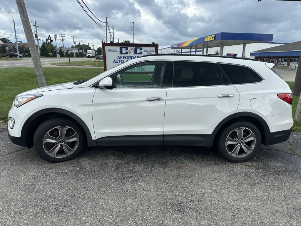 2014 Hyundai Santa Fe Image 2