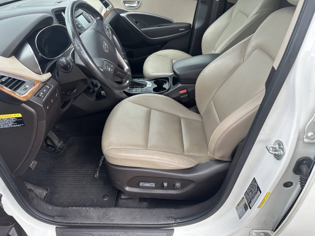 2014 Hyundai Santa Fe Image 9