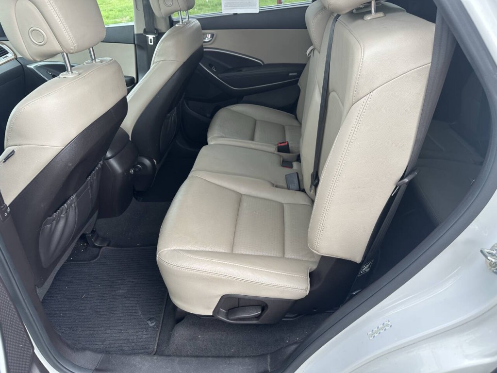 2014 Hyundai Santa Fe Image 13