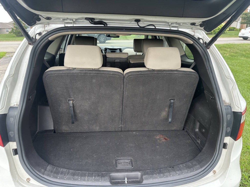 2014 Hyundai Santa Fe Image 16