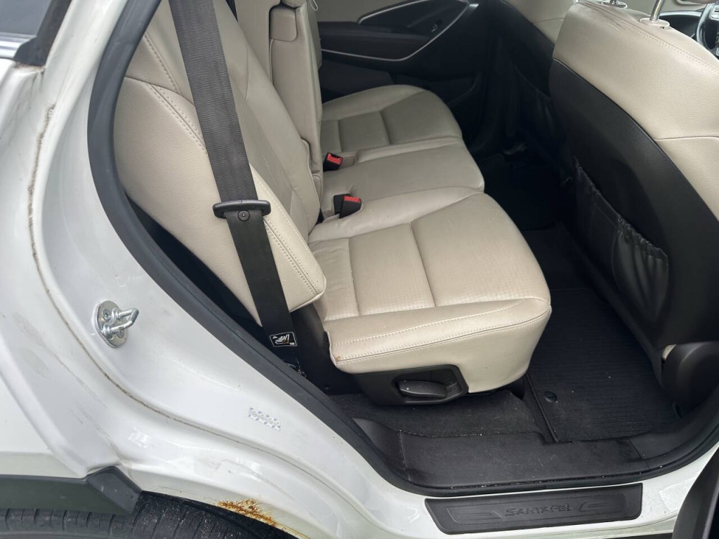 2014 Hyundai Santa Fe Image 20