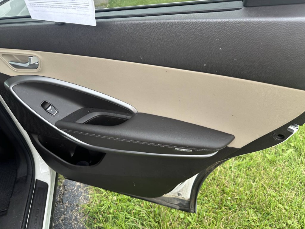 2014 Hyundai Santa Fe Image 21