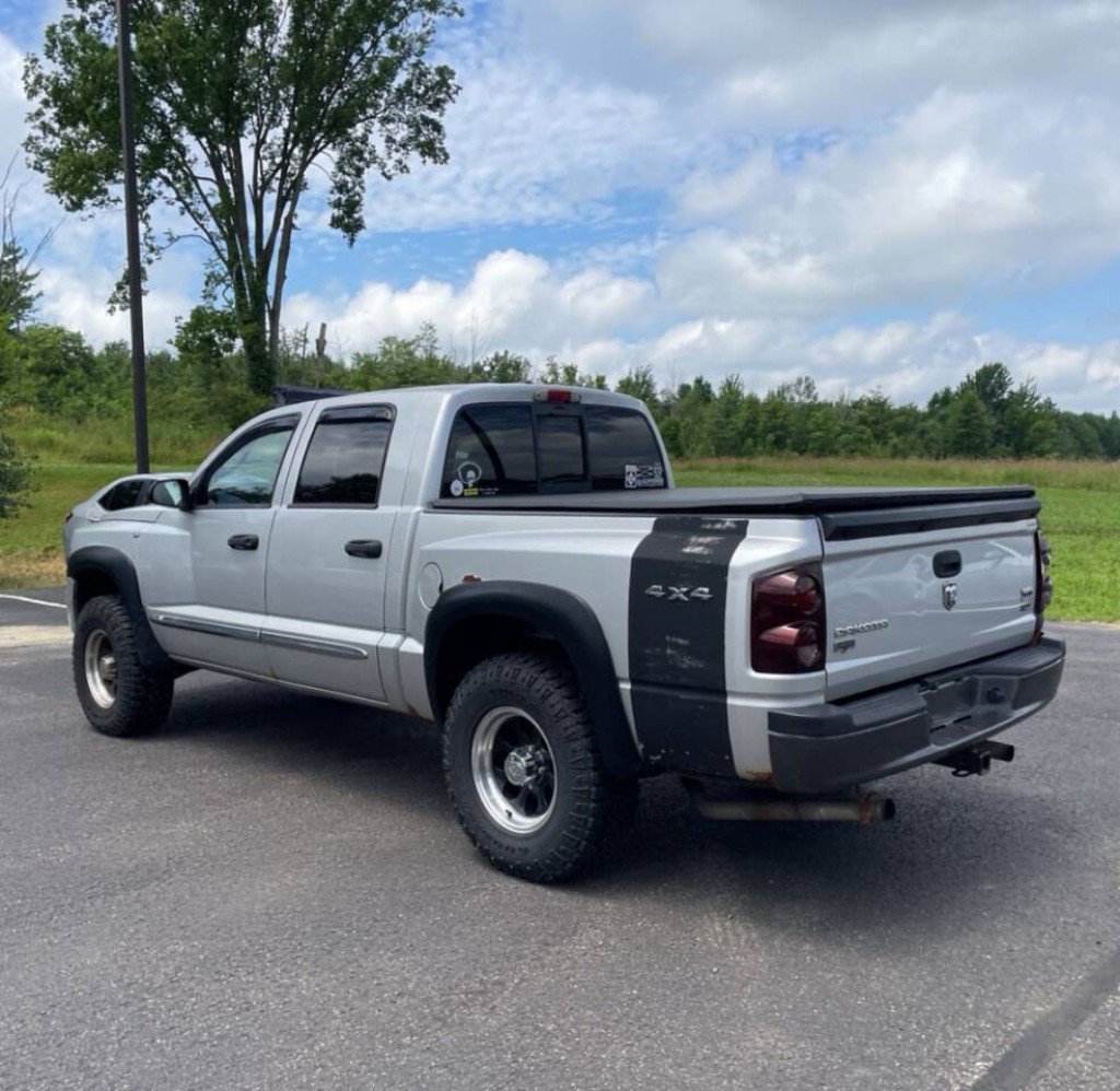 2008 Dodge Dakota Image 3