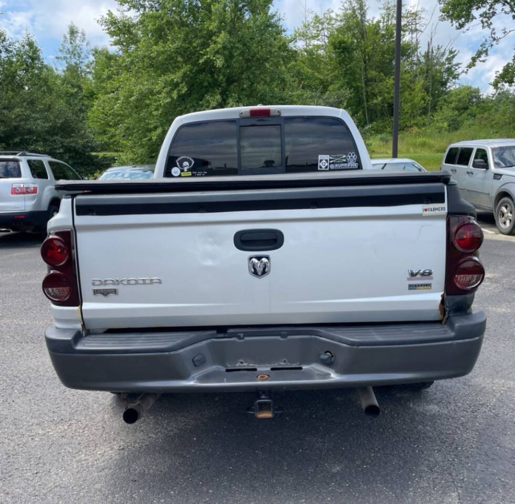 2008 Dodge Dakota Image 4