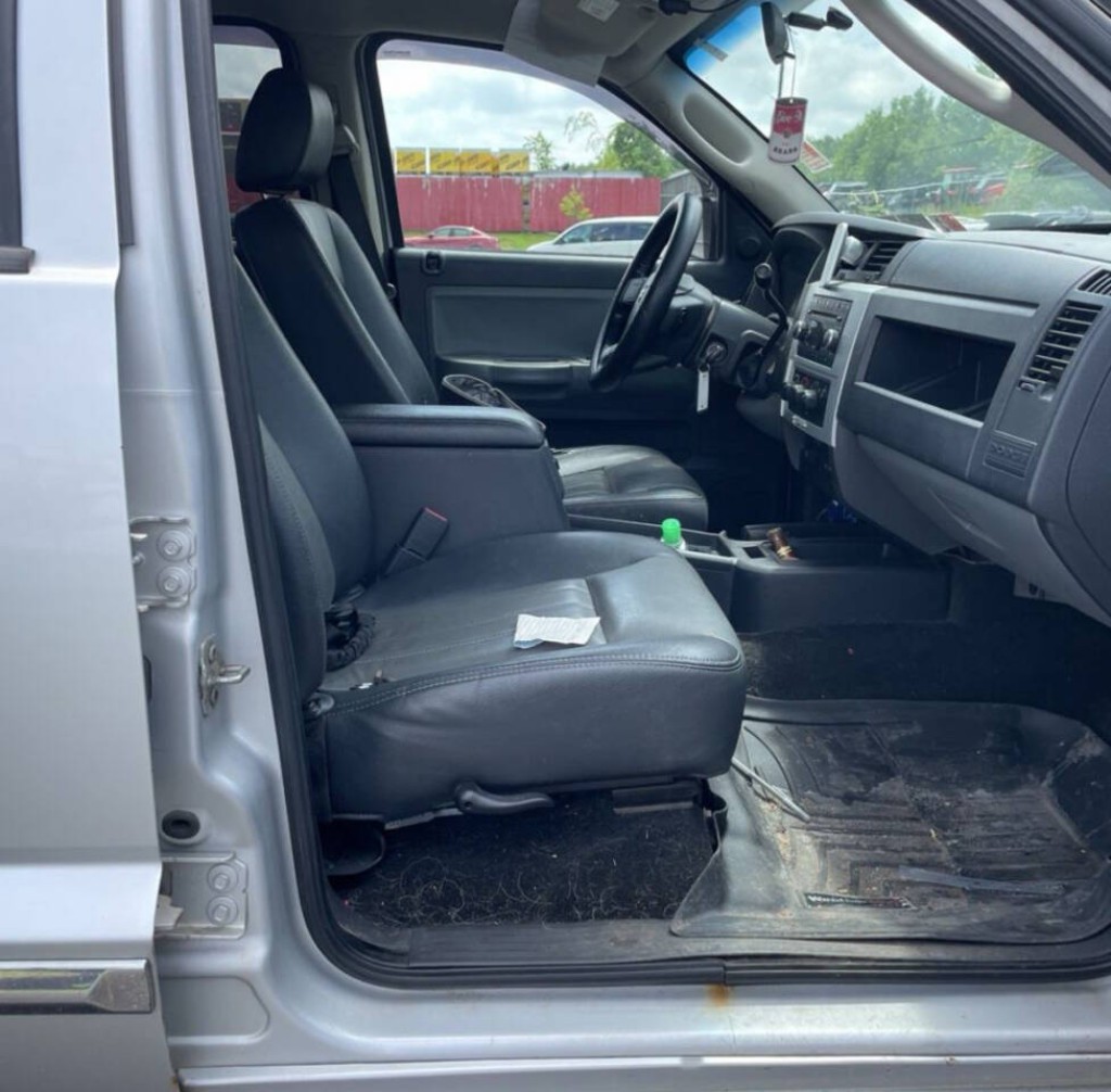 2008 Dodge Dakota Image 9