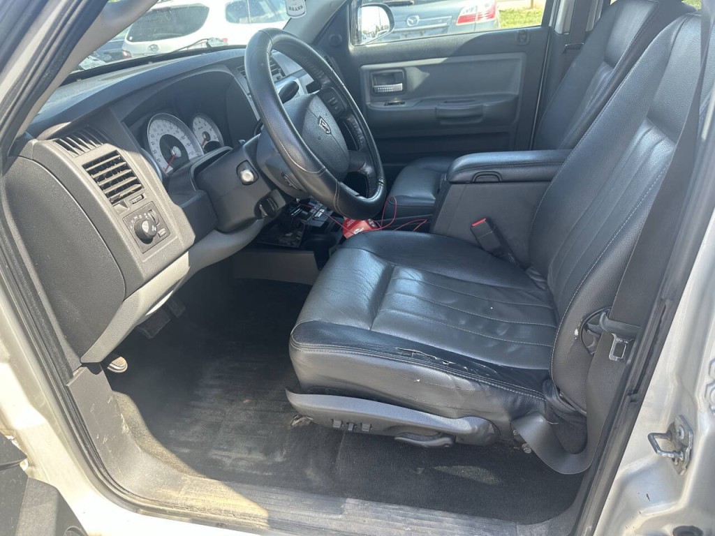 2008 Dodge Dakota Image 10