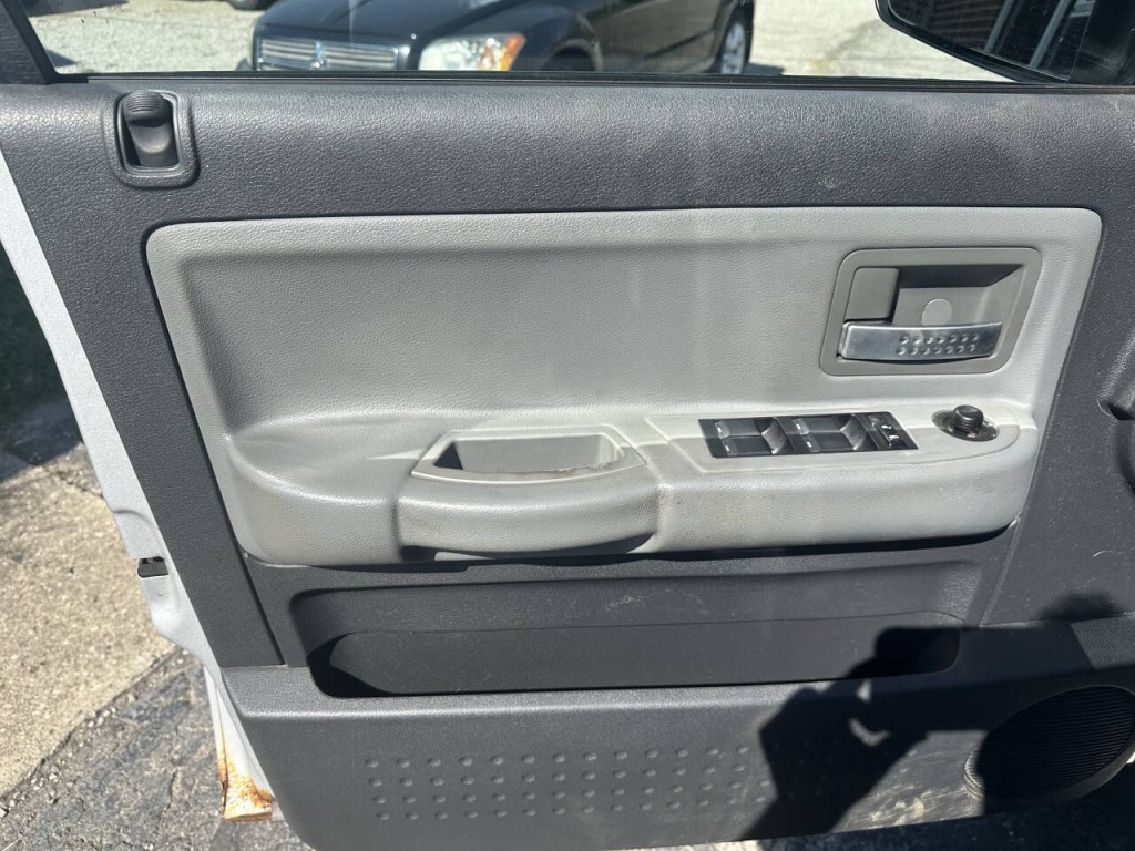 2008 Dodge Dakota Image 13
