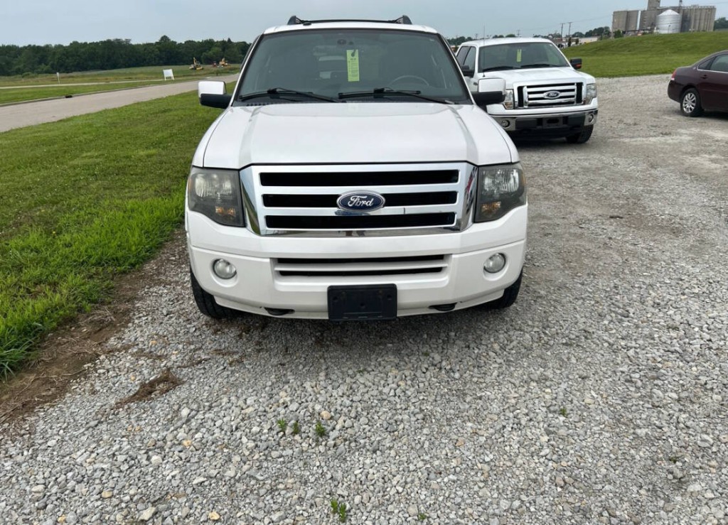 2011 Ford Expedition Image 2