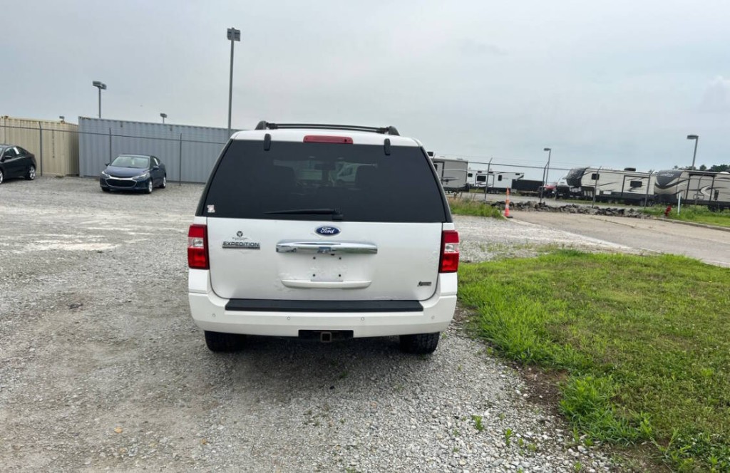 2011 Ford Expedition Image 6