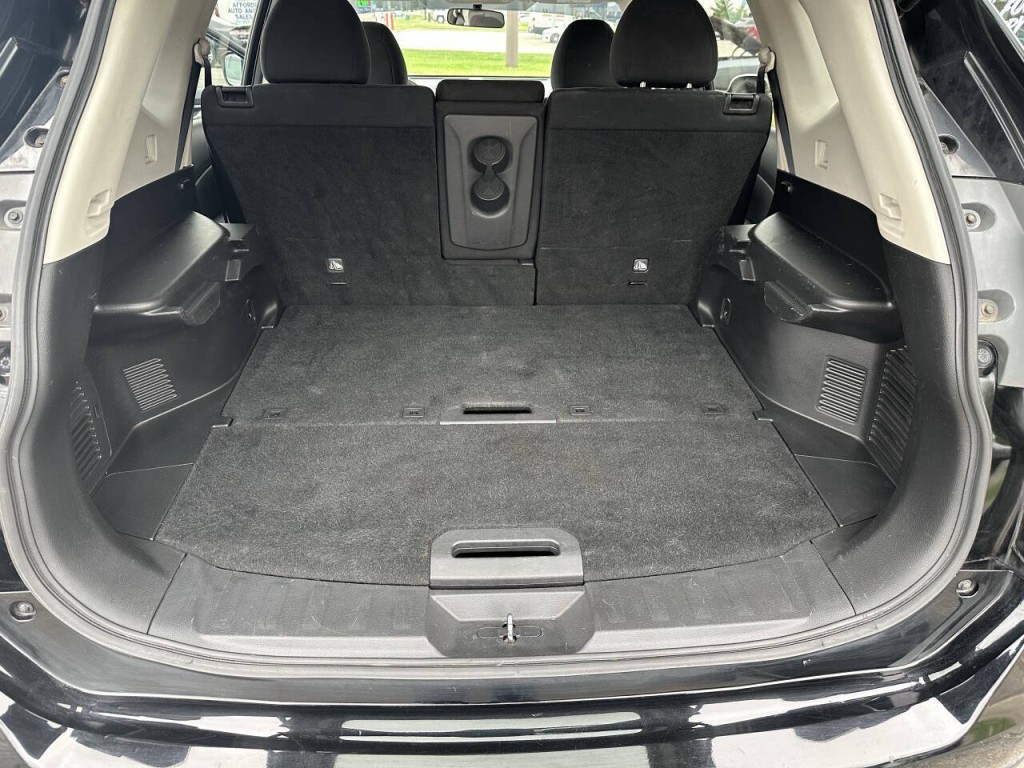 2015 Nissan Rogue Image 13