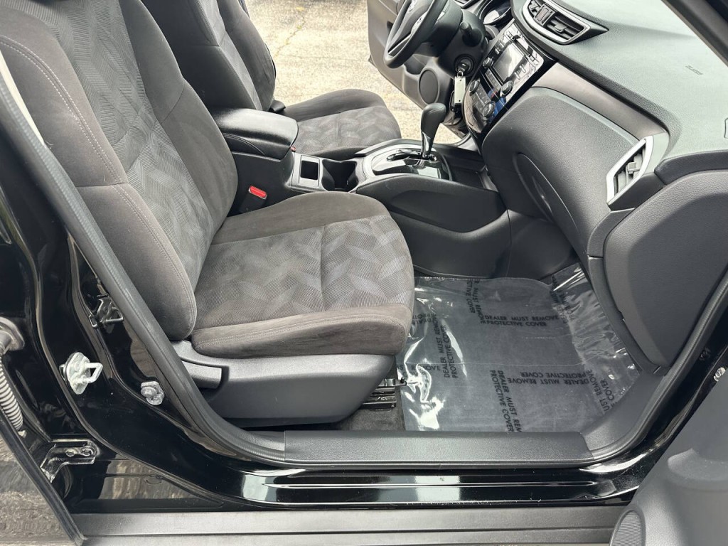 2015 Nissan Rogue Image 16