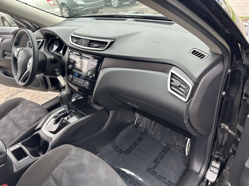 2015 Nissan Rogue Image 17
