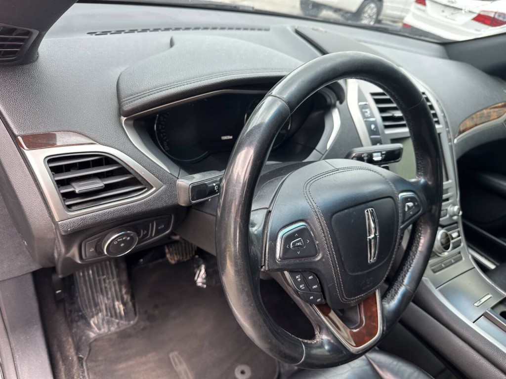 2017 Lincoln MKZ Image 10