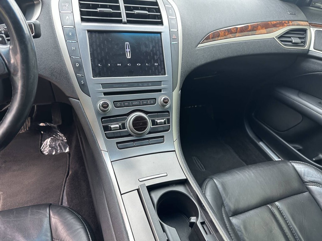 2017 Lincoln MKZ Image 12