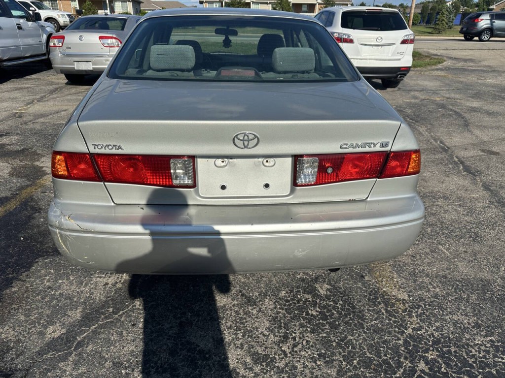 2001 Toyota Camry Image 4