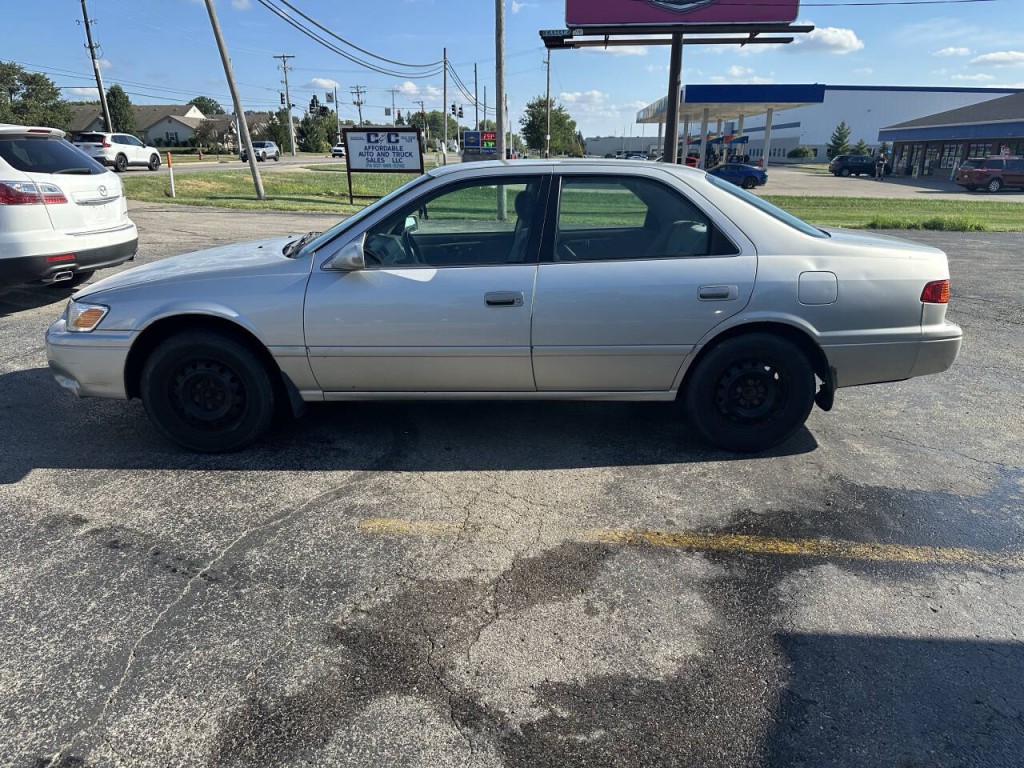 2001 Toyota Camry Image 5