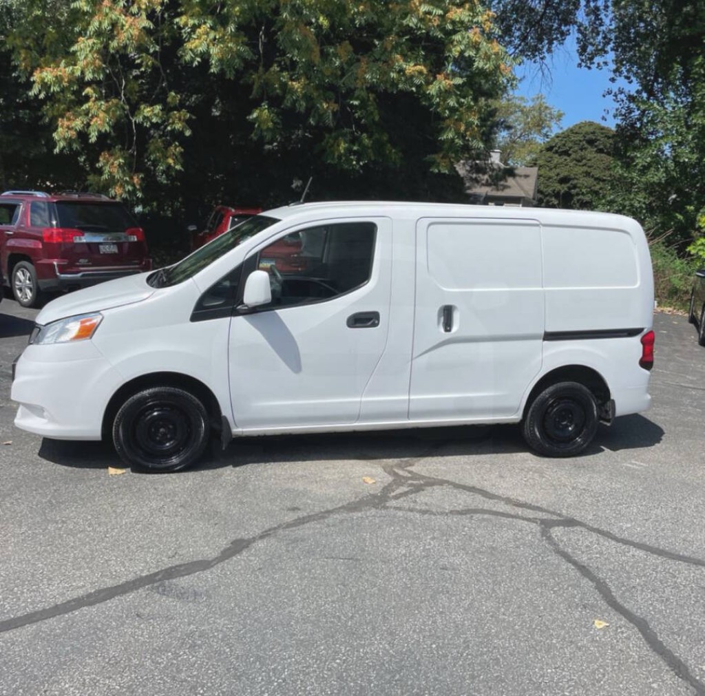 2015 Nissan NV200 Image 2
