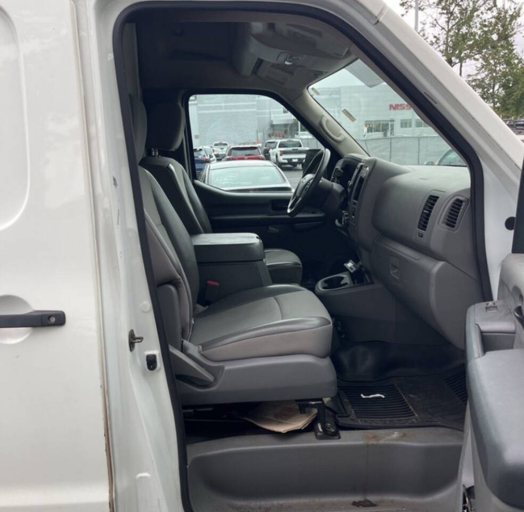 2018 Nissan NV Image 9