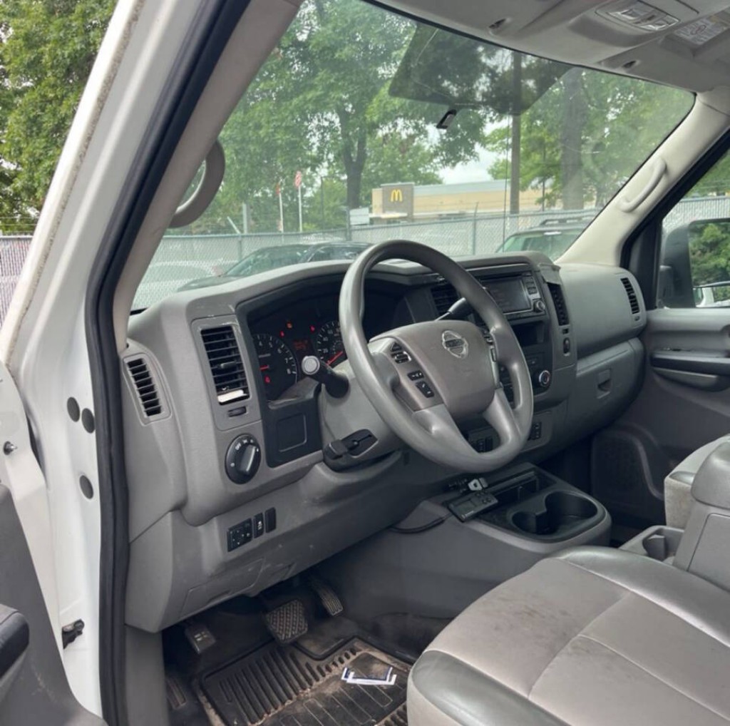 2018 Nissan NV Image 11
