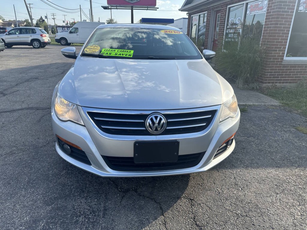 2010 Volkswagen CC Image 2